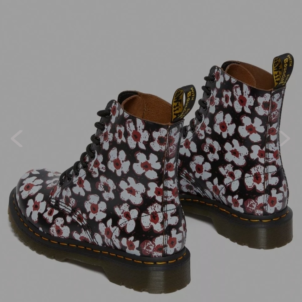 NWOT Dr MARTENS 1460 Pascal Pansy Fayre Combat Boots - Picture 3 of 4